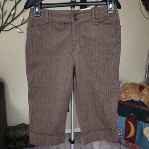 NWT St Johns Bay sz 8 cuffed capri